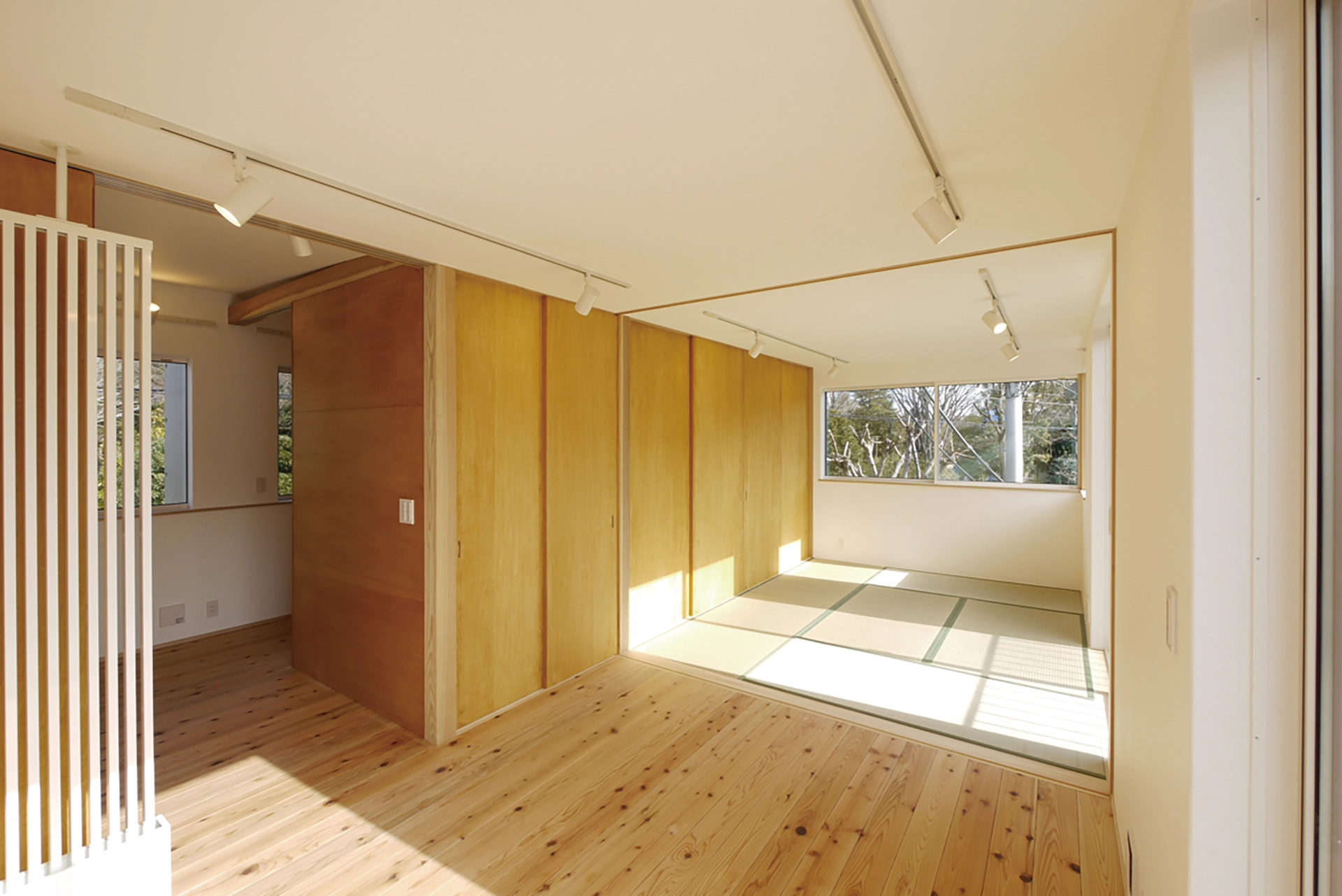 伝統的置屋根［ダブルルーフ］を応用したハイブリット建築_内観