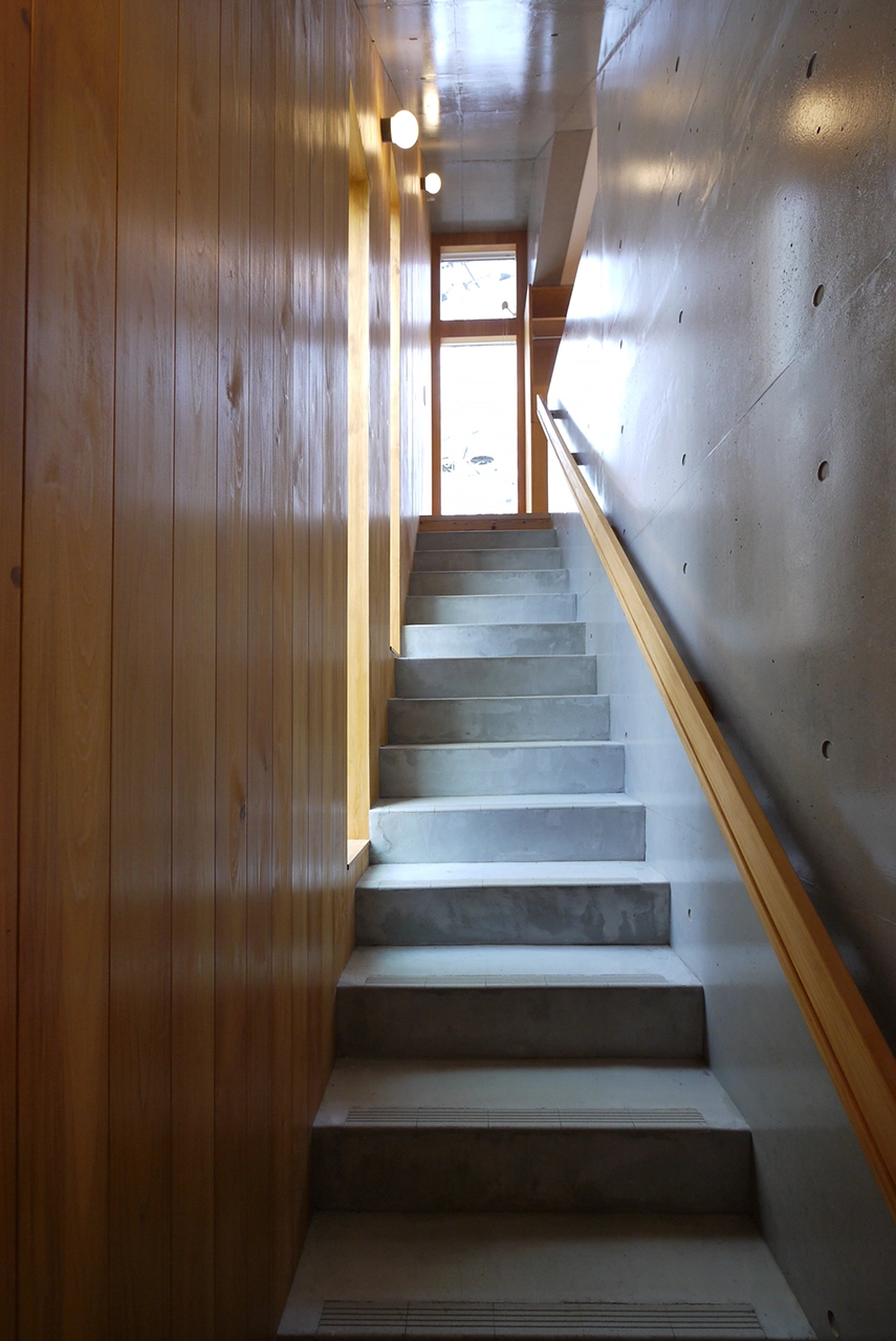 伝統的置屋根［ダブルルーフ］を応用したハイブリット建築_内観